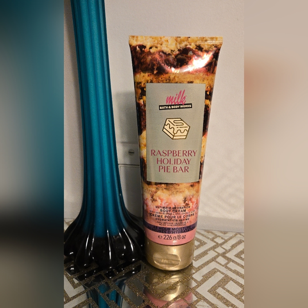 🥧Limited Edition Bath & Body Works Raspberry Holiday Pie Bar Body Cream